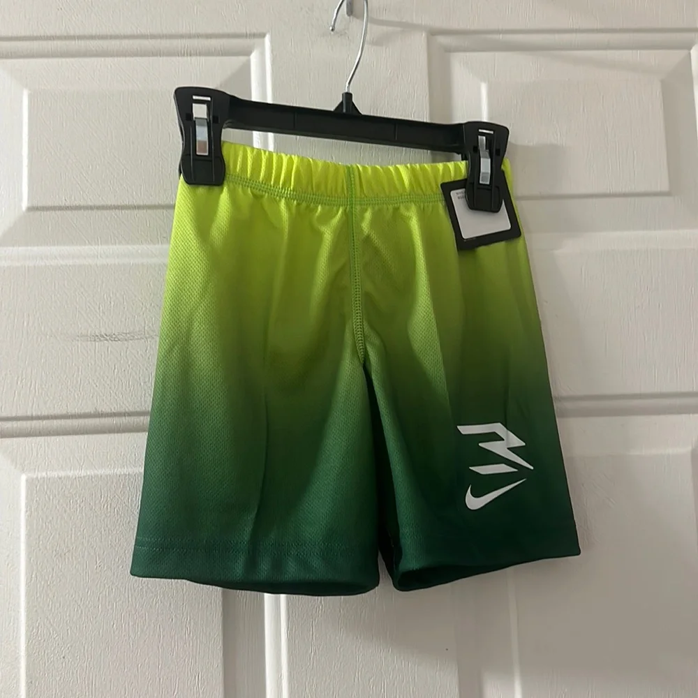 NIKE RUSSELL WILSON COLLECTION OMBRÉ SHORTS: GREEN: NEW WITH TAGS: SIZE 4